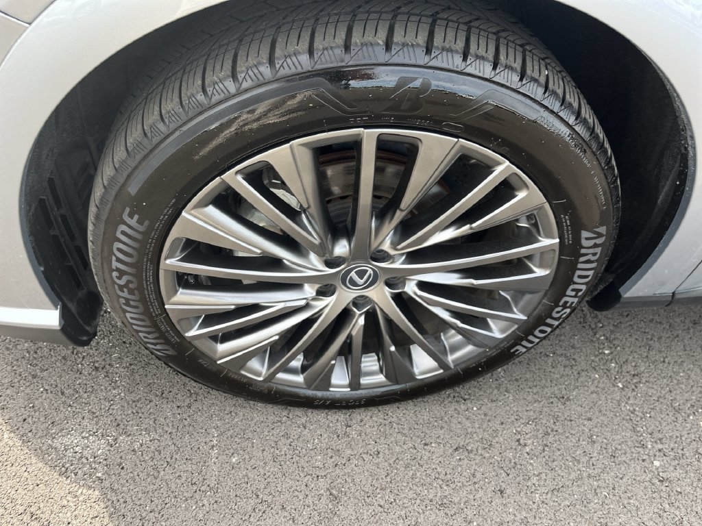 Used 2023 Lexus RX 350 FWD w/ Cold Area Package image 10