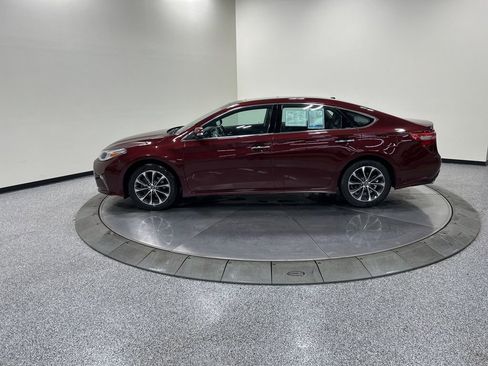 Used 2016 Toyota Avalon XLE Premium image 8