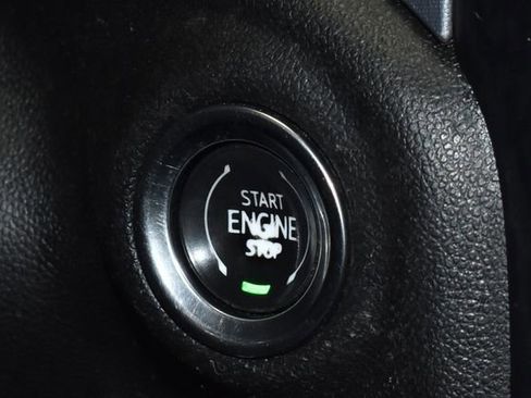 Used 2019 GMC Sierra 1500 SLE w/ SLE Value Package image 24