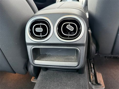 Used 2022 Mercedes-Benz C 300 C 300 image 24
