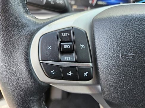Used 2023 Ford Explorer XLT image 26