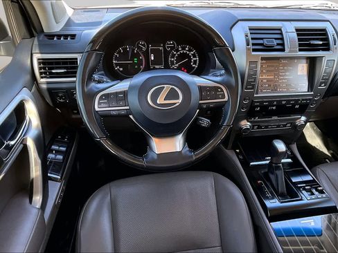 Used 2020 Lexus GX 460 Premium w/ Premium Package AWD/4WD image 11