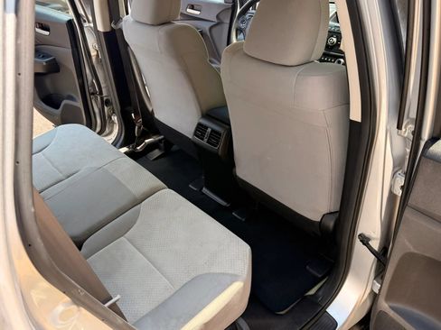 Used 2016 Honda CR-V LX image 13