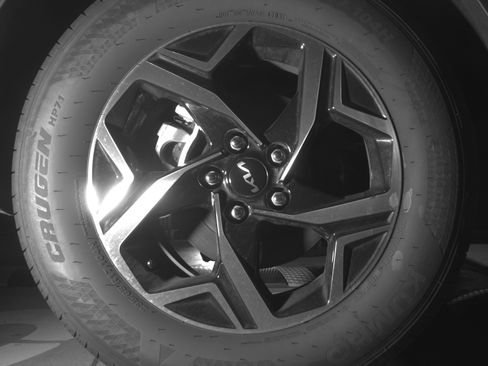 Used 2025 Kia Sportage LX image 15