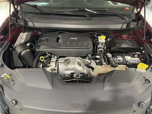 Used 2020 Jeep Cherokee Latitude Plus image 21