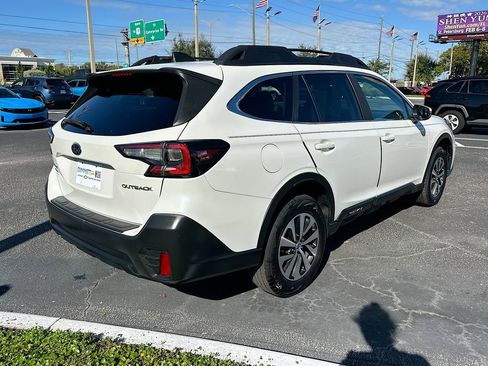 Used 2020 Subaru Outback Premium image 6