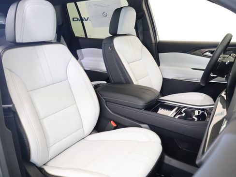 New 2026 Chevrolet Traverse High Country w/ LPO, Floor Liner Package image 19