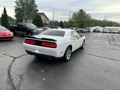 Used 2017 Dodge Challenger SXT RWD image 7