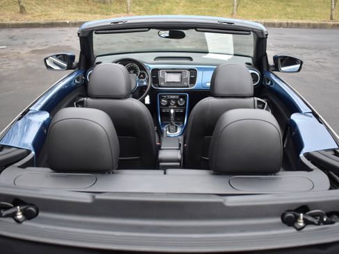 Used 2019 Volkswagen Beetle 2.0T S image 28