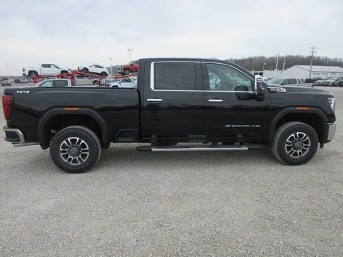 New 2026 GMC Sierra 2500 SLT image 3