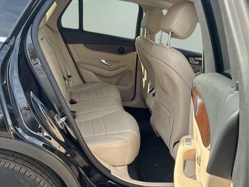 Used 2022 Mercedes-Benz GLC 300 4MATIC image 13
