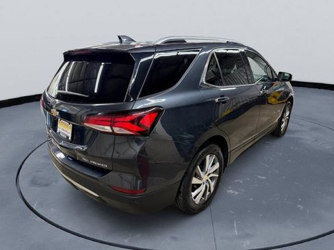 Used 2022 Chevrolet Equinox Premier image 2