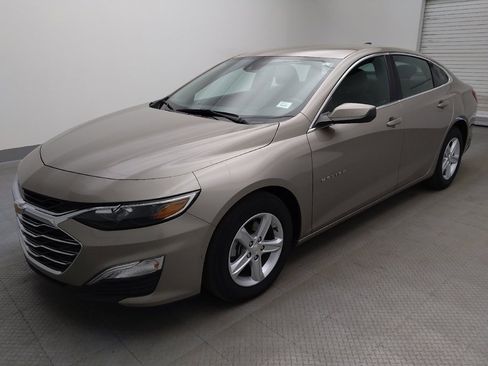 Used 2025 Chevrolet Malibu LS FWD image 2