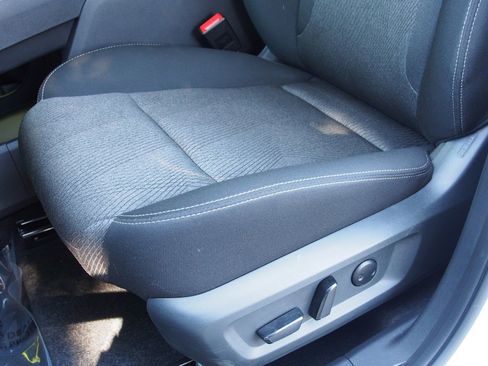 Used 2026 Nissan Rogue SV FWD image 17