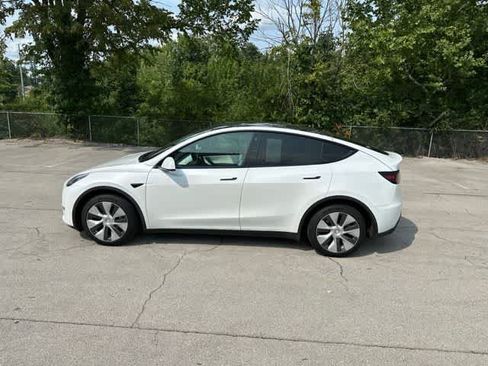 Used 2021 Tesla Model Y Long Range AWD/4WD image 16