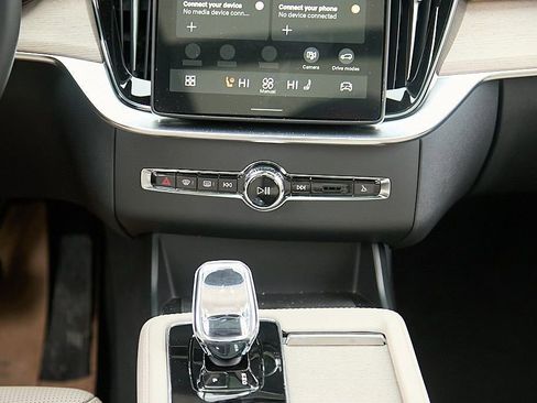 New 2026 Volvo XC90 T8 Ultra w/ Protection Package image 29