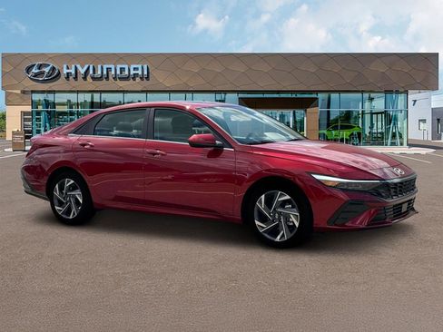 New 2025 Hyundai Elantra SEL FWD image 10