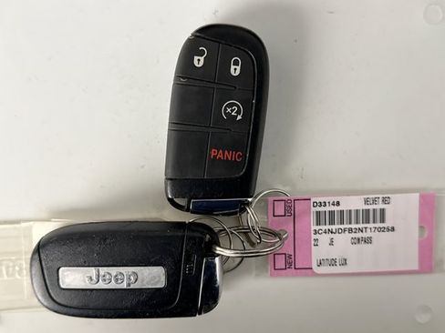 Used 2022 Jeep Compass Latitude w/ Sun and Sound Group AWD/4WD image 10