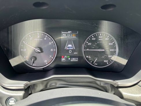 Used 2025 Subaru Outback Limited AWD/4WD image 4