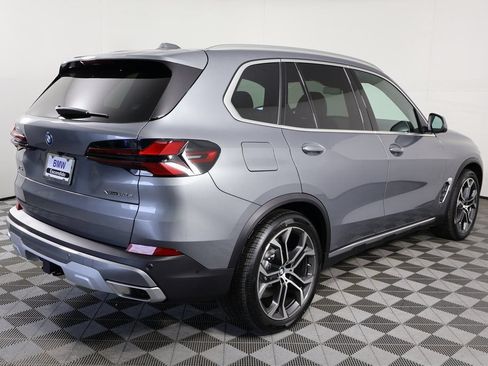 Used 2026 BMW X5 xDrive50e w/ Premium Package AWD/4WD image 2