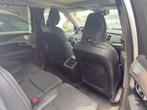 Certified 2023 Volvo XC90 B6 Ultimate w/ Lounge Package image 26