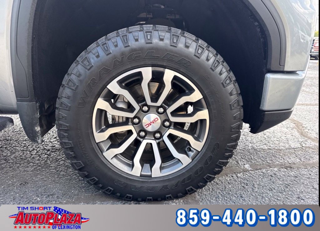 Used 2023 GMC Sierra 1500 AT4 w/ AT4 Premium Package AWD/4WD image 14
