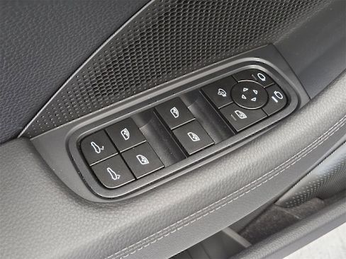 Certified 2025 Porsche Panamera RWD image 15