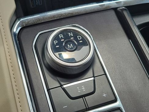 Used 2024 Ford Expedition Platinum AWD/4WD image 32