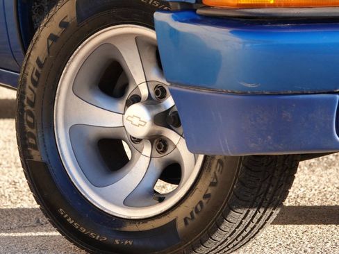 Used 2000 Chevrolet S10 Pickup LS w/ Preferred Equipment Group image 40