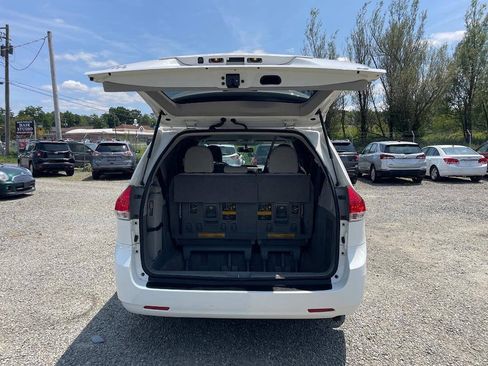 Used 2014 Toyota Sienna LE FWD image 26