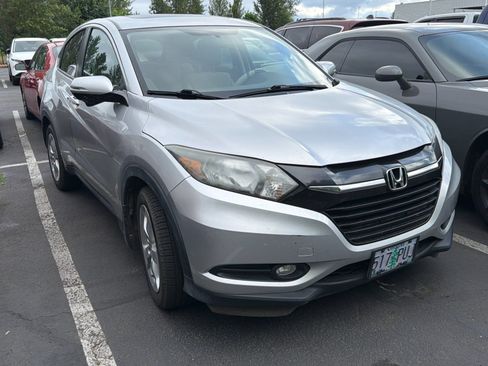 Used 2016 Honda HR-V EX image 2