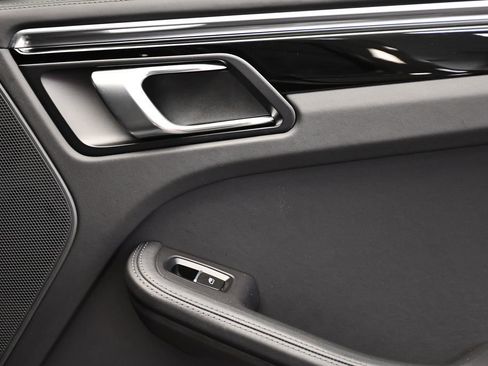 Used 2024 Porsche Macan S image 54