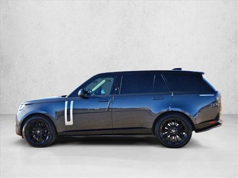 Used 2024 Land Rover Range Rover Long Wheelbase Autobiography image 9