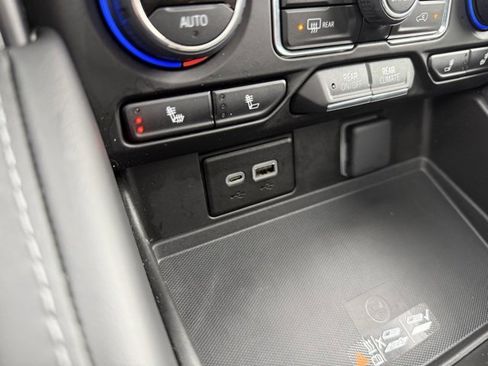 Used 2024 Chevrolet Tahoe Z71 w/ Luxury Package image 32