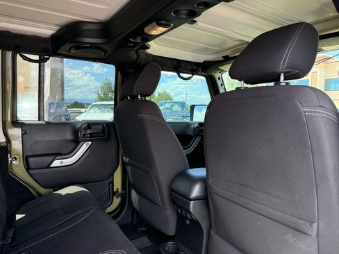 Used 2013 Jeep Wrangler Unlimited Sahara w/ Connectivity Group AWD/4WD image 20