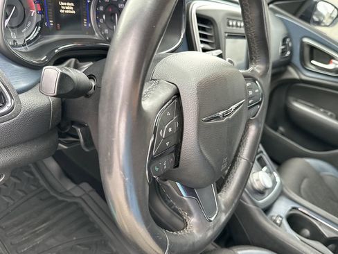 Used 2015 Chrysler 200 S image 19