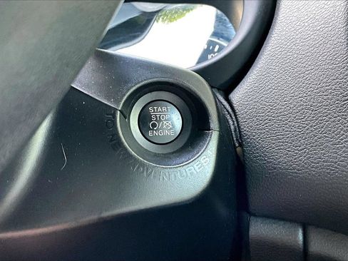 Certified 2022 Jeep Renegade Latitude AWD/4WD image 27