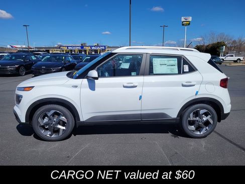 New 2025 Hyundai Venue SEL image 7