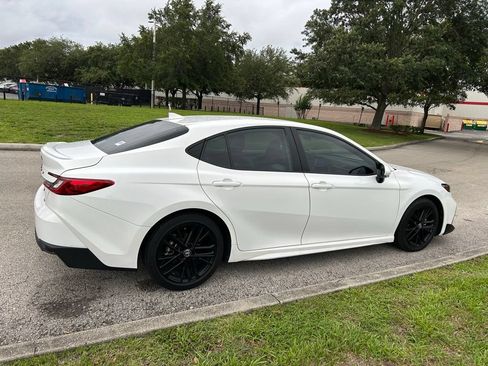 Used 2025 Toyota Camry SE FWD image 6