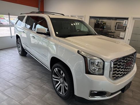 Used 2018 GMC Yukon XL Denali w/ Denali Ultimate Package image 9