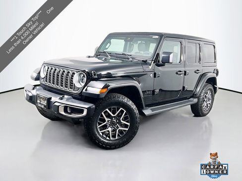 Used 2025 Jeep Wrangler Unlimited Sahara AWD/4WD image 1