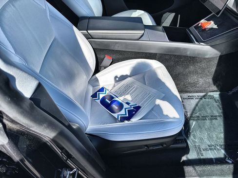 Used 2026 Tesla Model Y Long Range image 35