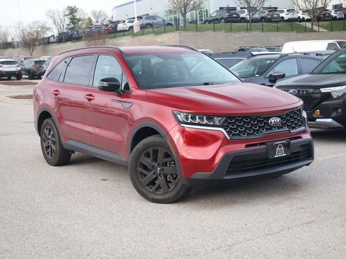 Used 2021 Kia Sorento S image 2