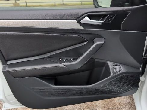 Used 2022 Volkswagen Jetta Sport image 12