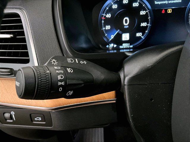 Used 2022 Volvo XC90 T6 Momentum w/ Climate Package AWD/4WD image 31
