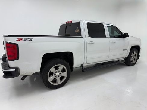 Used 2018 Chevrolet Silverado 1500 LT w/ Texas Edition image 21