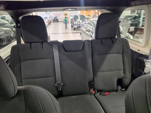 Used 2019 Jeep Wrangler Unlimited Sahara AWD/4WD image 39