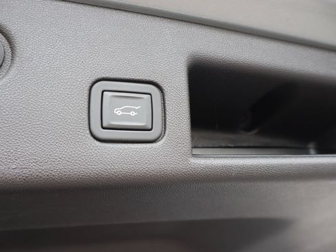 Used 2024 Chevrolet Equinox RS FWD image 21