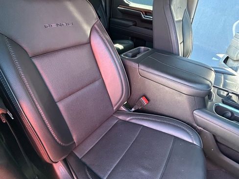 Used 2023 GMC Sierra 1500 Denali w/ Technology Package image 18
