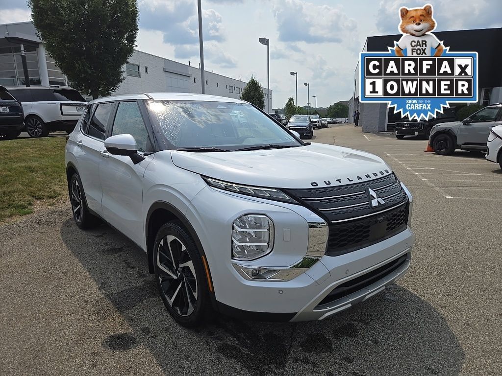 Used 2024 Mitsubishi Outlander SE AWD/4WD image 1